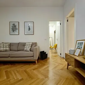 serendipity-apartments-duomo.it-lombardy.com/